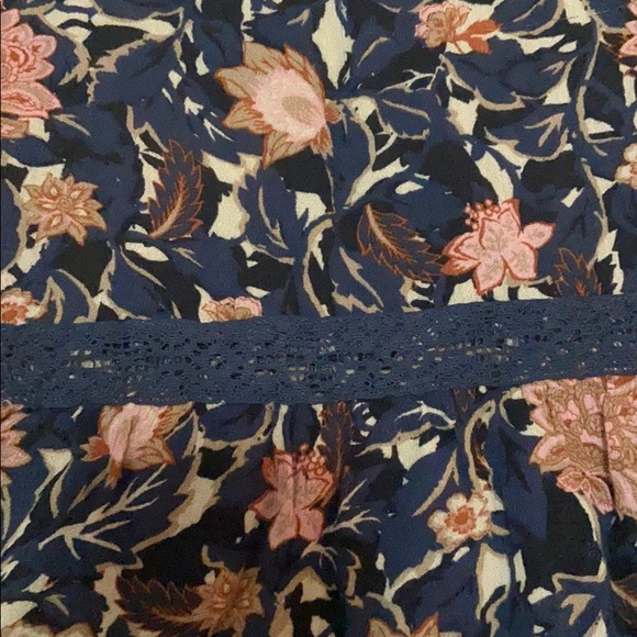 Floral Tank Top - Picture 2 of 3